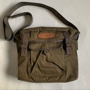 Keen Crossbody Field Bag